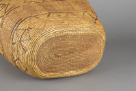 Chilcotin%20artist%2C%20%3Cb%3E%3Ci%3E%20Basket%3C%2Fi%3E%3C%2Fb%3E%2C%201850%2F1890%2C%20cedar%20root%2C%20beargrass%20and%20cherry%20bark%2C%20The%20Elizabeth%20Cole%20Butler%20Collection%2C%20no%20known%20copyright%20restrictions%2C%2091.95.54